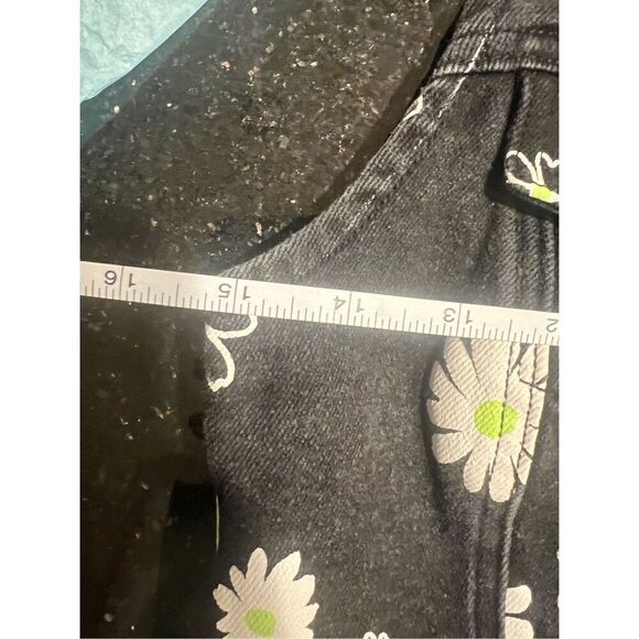 Forever 21 Daisy Print Denim Vest Black/Multi - Picture 4 of 4